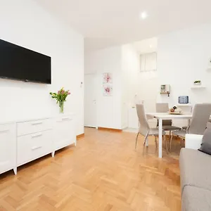 Apartment White Flat Labicana, Rom